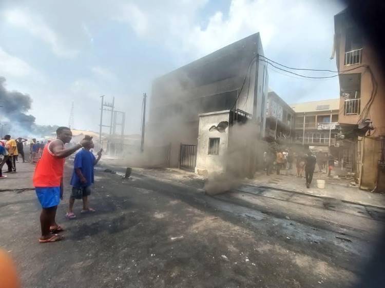 Four dead, banks razed as tanker explodes in Delta [PHOTOS]