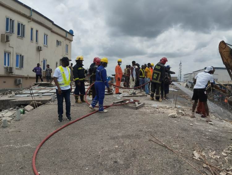 One dead, 13 rescued in Lagos building collapse