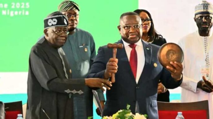 Tinubu hands over ECOWAS leadership to Sierra Leone’s Maada Bio