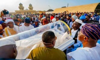 Tributes as Awujale of Ijebuland, Oba Adetona, is buried in Ijebu Ode