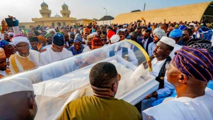 Tributes as Awujale of Ijebuland, Oba Adetona, is buried in Ijebu Ode