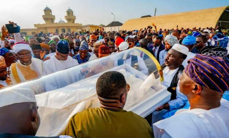 Tributes as Awujale of Ijebuland, Oba Adetona, is buried in Ijebu Ode