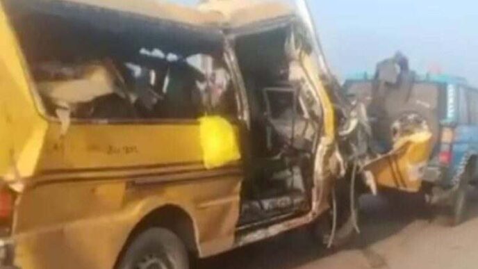 Eight dead, many injured as bus loses control, collides with truck in Lagos