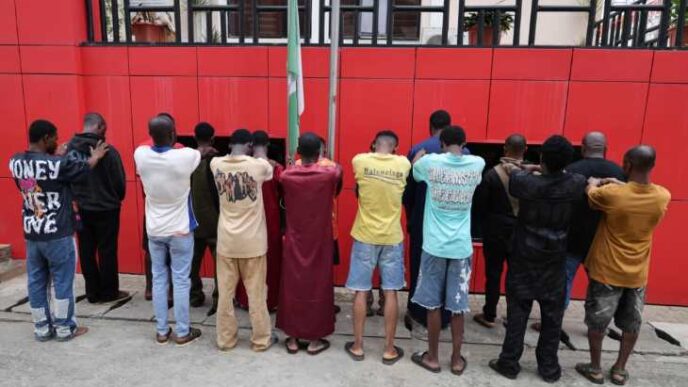 EFCC arrests 17 suspected internet fraudsters in Nasarawa