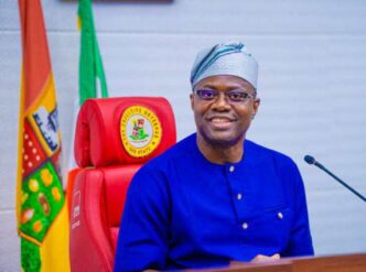 Governor Seyi Makinde of Oyo State says that his administration has ratified the purchase of two aircraft at the sum of ₦7,763,360,000 to combat kidnapping, banditry, and other insecurity issues.