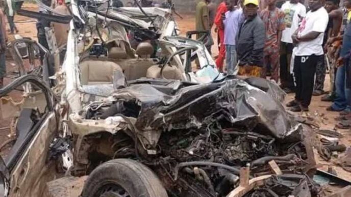 VIDEO: Another reckless Dangote truck driver crushes 3 to death in Auchi