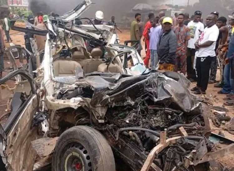 VIDEO: Another reckless Dangote truck driver crushes 3 to death in Auchi