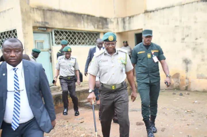 Jailbreak as inmates attack warders in Keffi prison, 16 flee