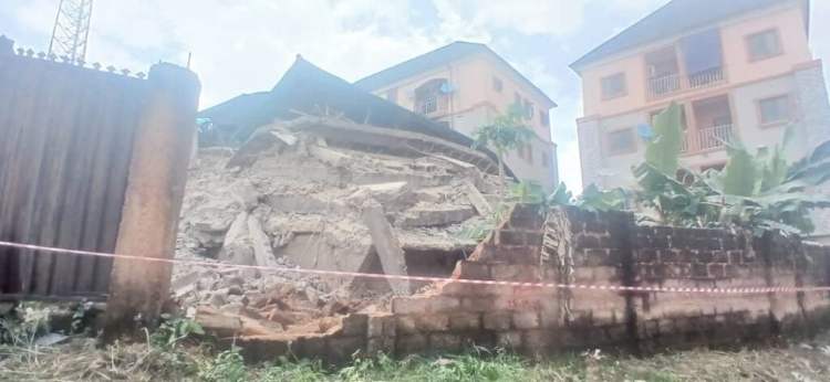 Many trapped as three-storey building collapses in Anambra