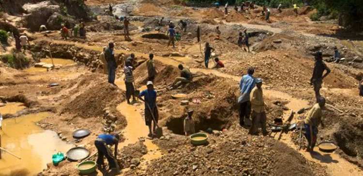 13 die as mining pit collapses in Zamfara