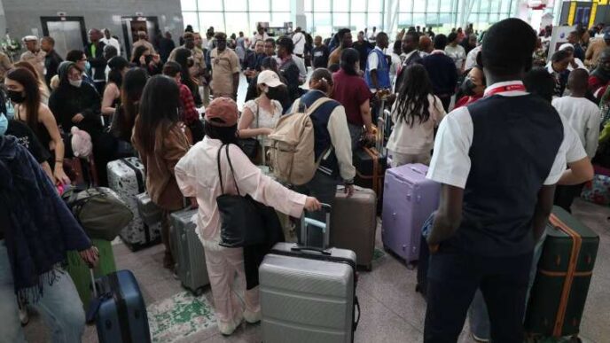 EFCC, Immigration deport 192 foreigners convicted for cybercrime offences