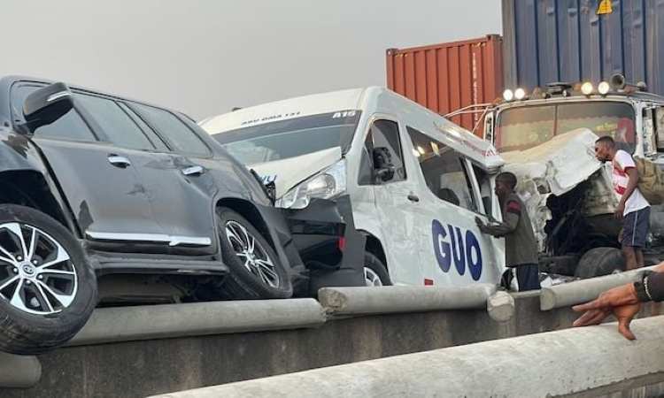 Eight dead as trucks collide, explode on Lagos-Ibadan expressway