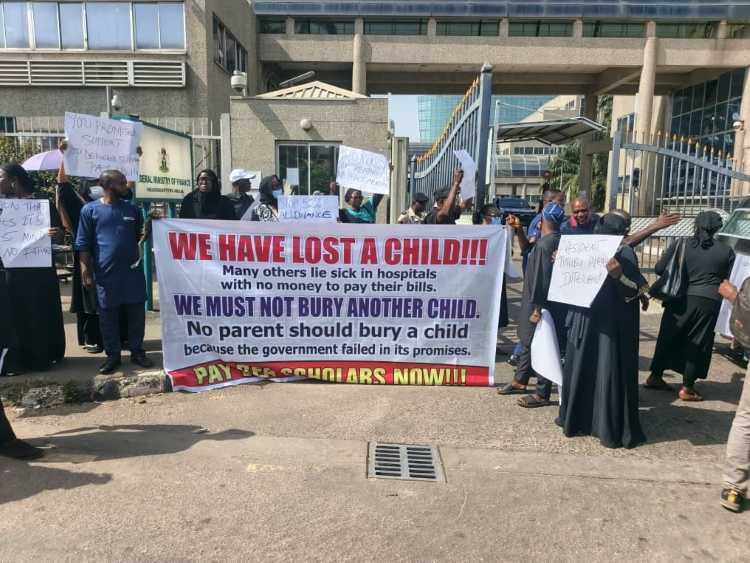 JUST IN: Parents of students studying abroad block finance ministry over unpaid allowances