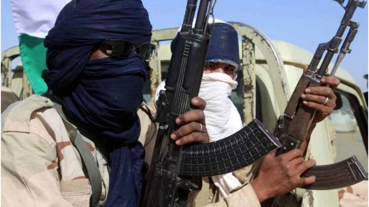 Bandits invade Kwara community, burn Emir’s palace, abduct 10 persons