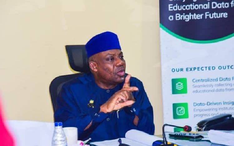 JUST IN: FG bans ‘Dr’ title for honorary degree holders