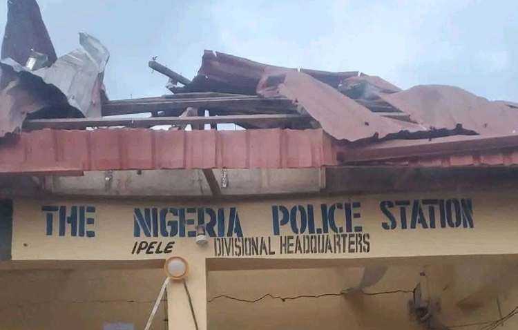 Residents flee as gunmen attack Ondo community, burn police station