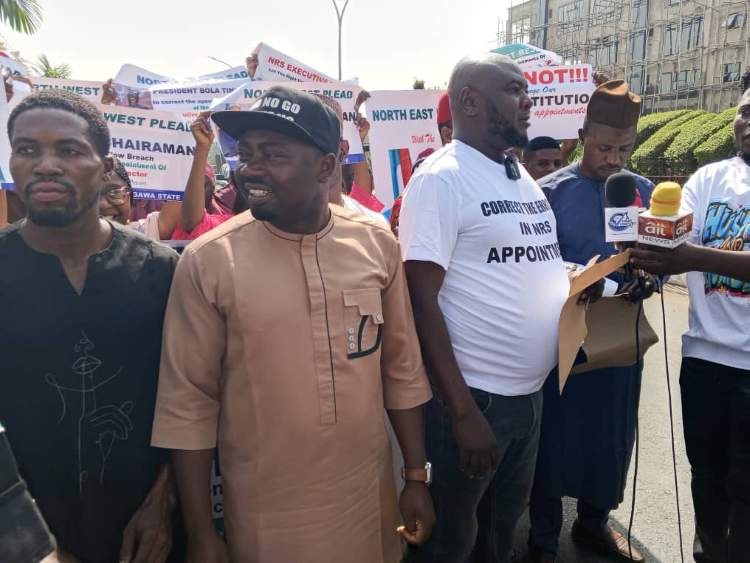 Protesters block Nigerian Revenue Service hqtrs over directors' appointment