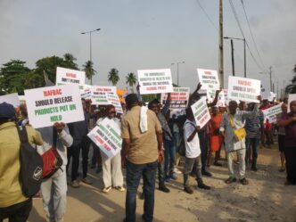 Distillers shut NAFDAC office over sachet alcohol ban