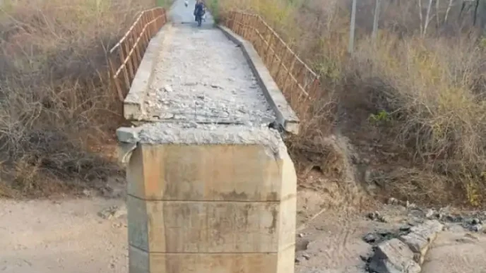 Eight dead as terrorists bomb bridge in Niger