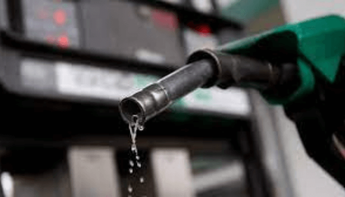 Experts back Dangote, slam marketers over blackmail attempt on fuel price hike