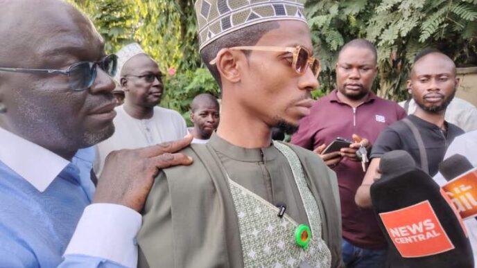 El-Rufai family, loyalists protest at DSS HQ over detention