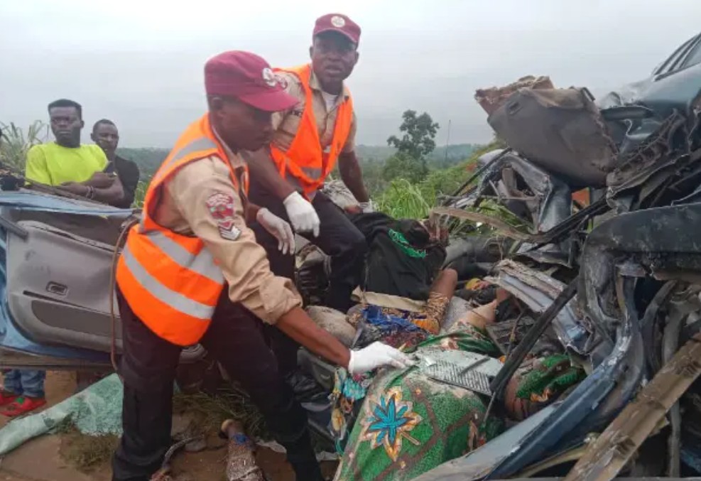 11 die as vehicle plunges off Ogun bridge