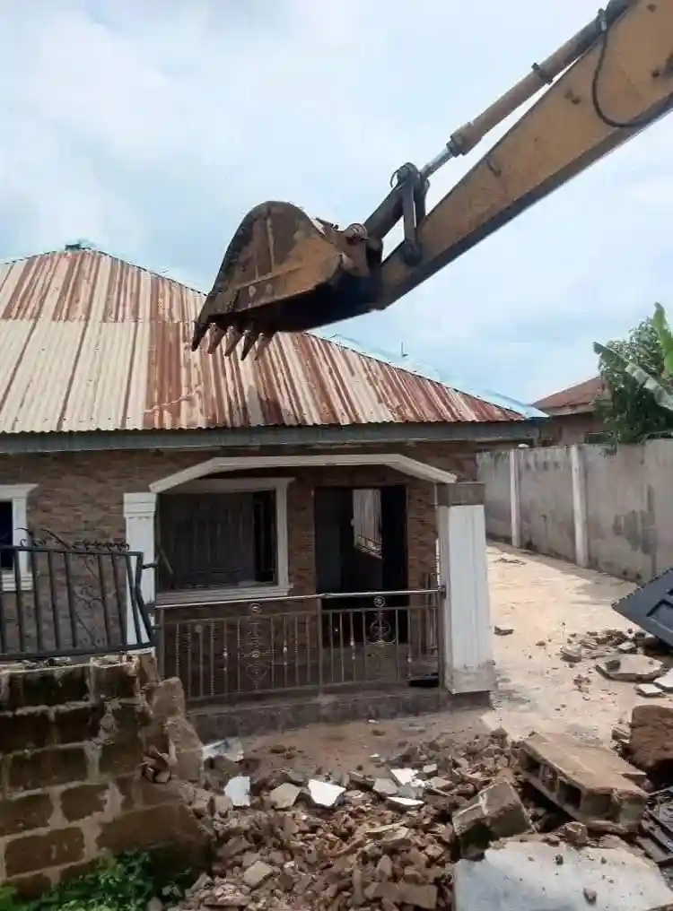 Oyo govt demolishes kidnappers’ hideout used in Adelabu family abduction