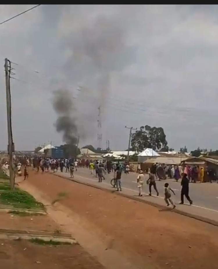 Mob burns woman to death in Kaduna over child theft rumour